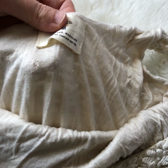 UO Daisy Lace Peplum Tank - Picture 6 of 8